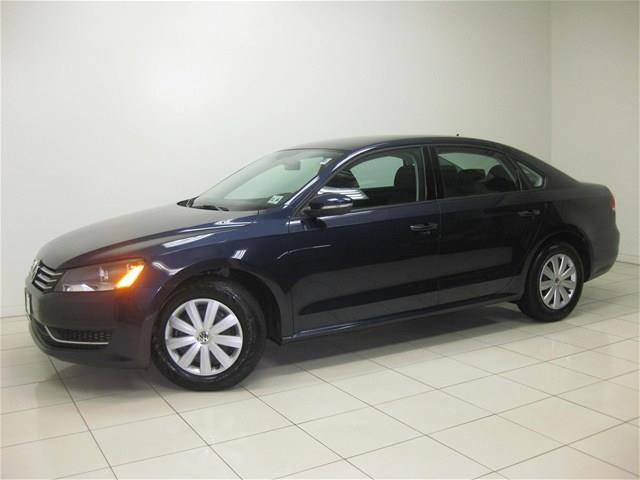 Volkswagen Passat 2012 photo 1