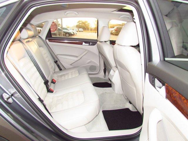 Volkswagen Passat 2012 photo 3