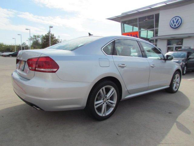 Volkswagen Passat 2012 photo 1
