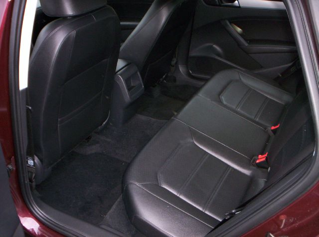 Volkswagen Passat XLT Xcab5.4 Sedan