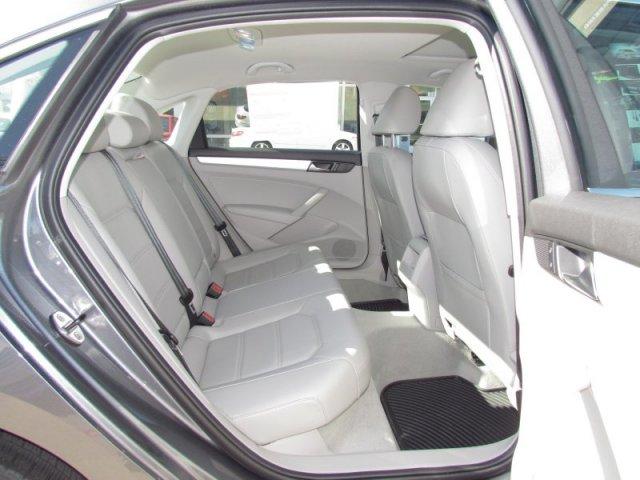 Volkswagen Passat 2012 photo 3