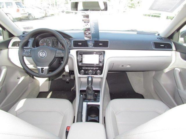 Volkswagen Passat 2012 photo 4