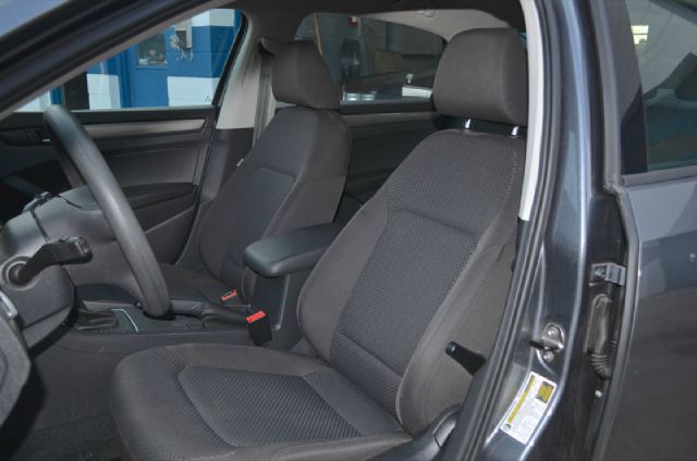 Volkswagen Passat 2012 photo 3