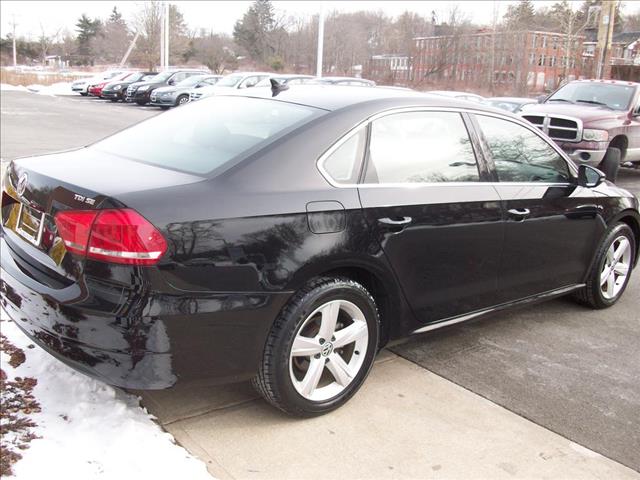 Volkswagen Passat 2012 photo 3