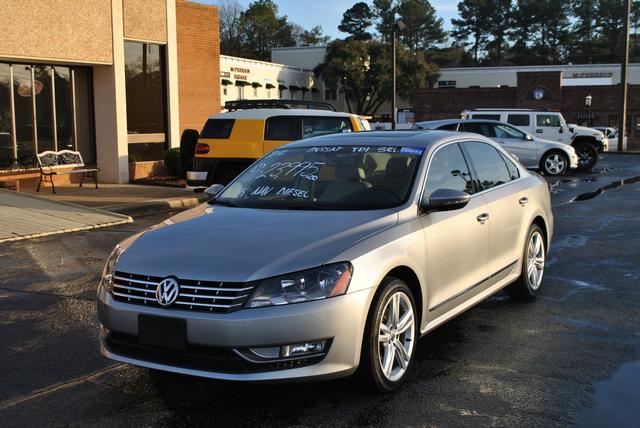 Volkswagen Passat 2012 photo 1