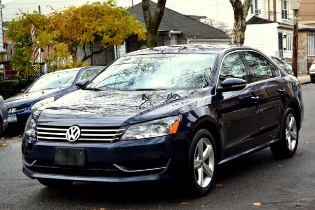 Volkswagen Passat 2012 photo 2