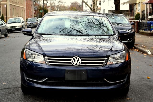 Volkswagen Passat 2012 photo 3