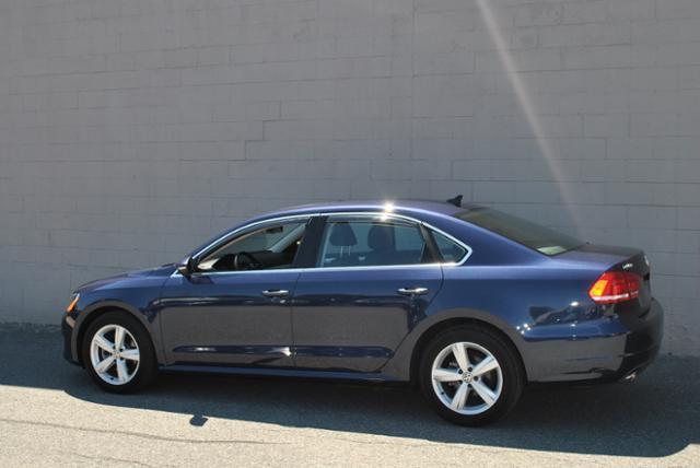 Volkswagen Passat SE Sedan