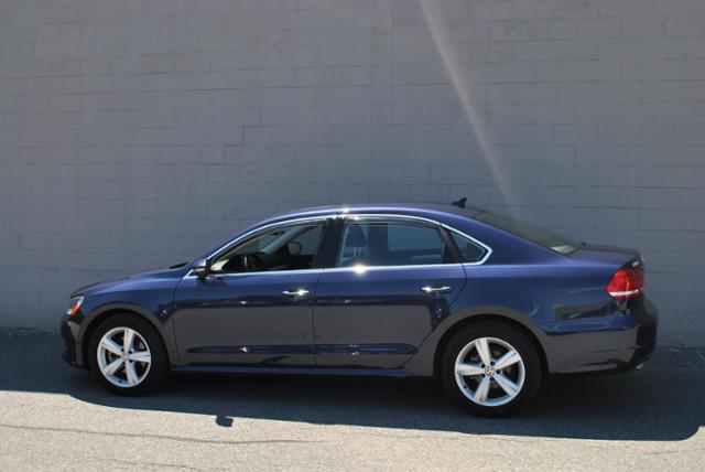 Volkswagen Passat 2012 photo 1