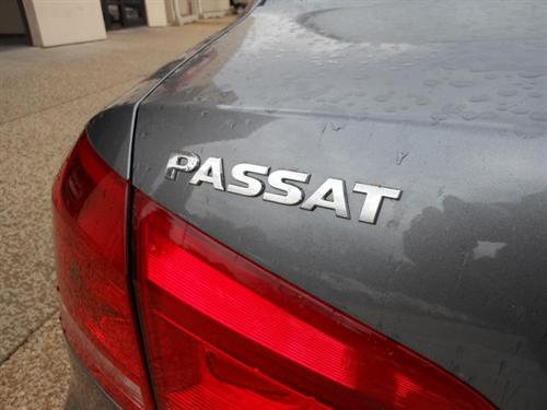 Volkswagen Passat 2012 photo 3