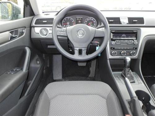 Volkswagen Passat 2012 photo 4