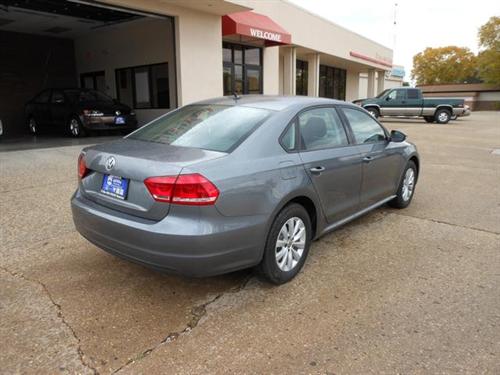 Volkswagen Passat 2012 photo 5