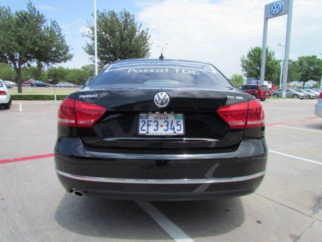 Volkswagen Passat 2012 photo 3