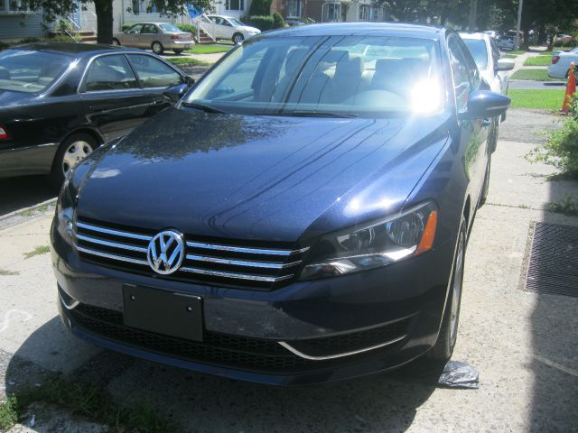 Volkswagen Passat 2012 photo 3