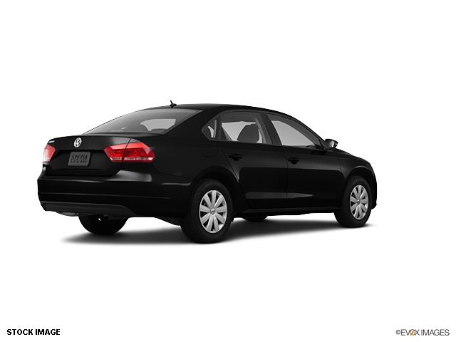 Volkswagen Passat 2012 photo 4