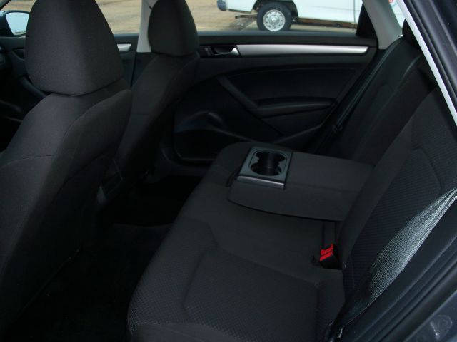 Volkswagen Passat 2013 photo 7