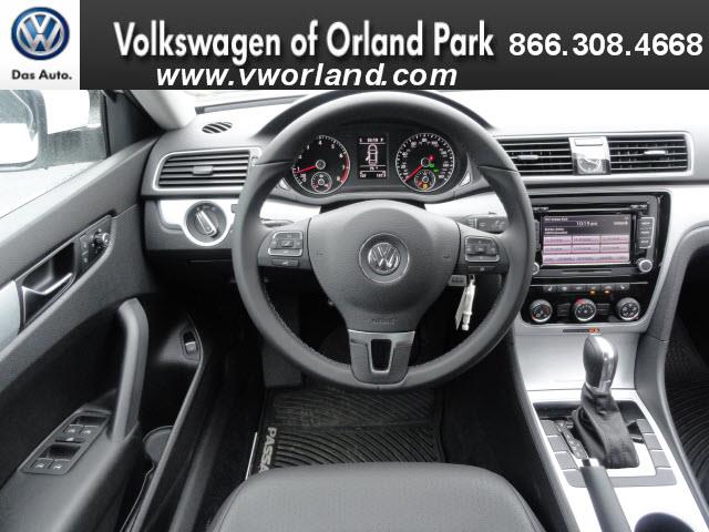 Volkswagen Passat 2013 photo 1