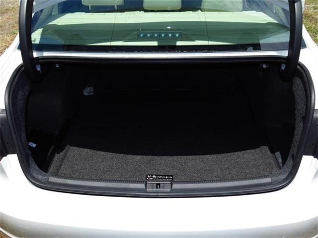 Volkswagen Passat 2013 photo 3