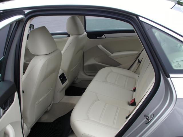 Volkswagen Passat 2013 photo 3