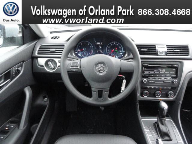 Volkswagen Passat 2013 photo 4