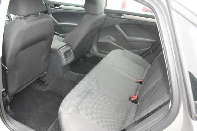 Volkswagen Passat 2013 photo 3