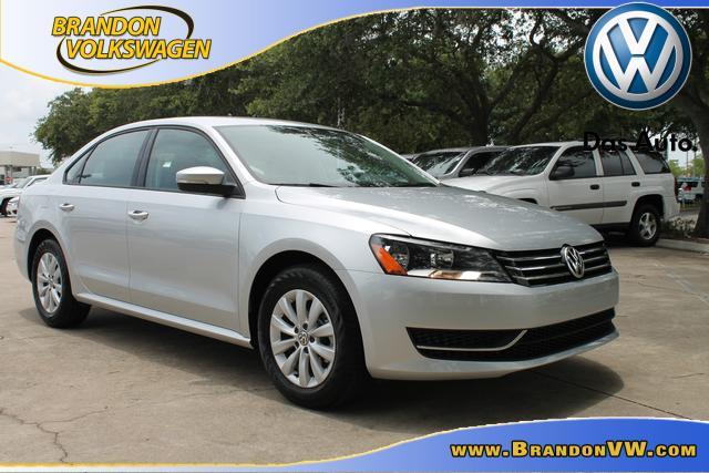 Volkswagen Passat 2013 photo 2