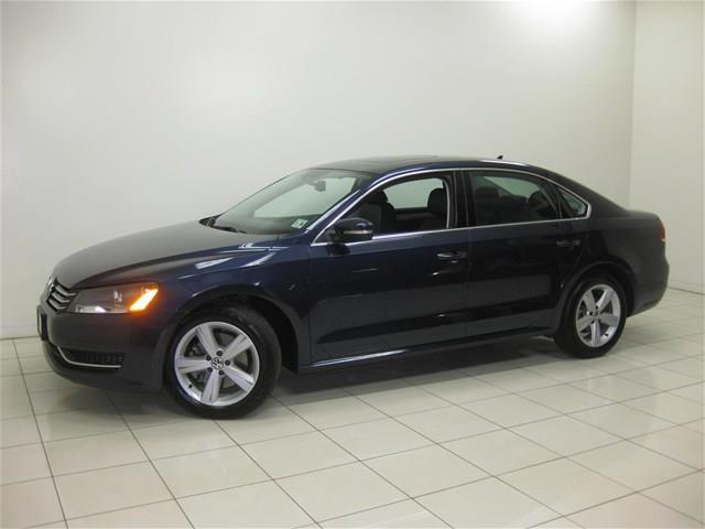 Volkswagen Passat 2013 photo 1