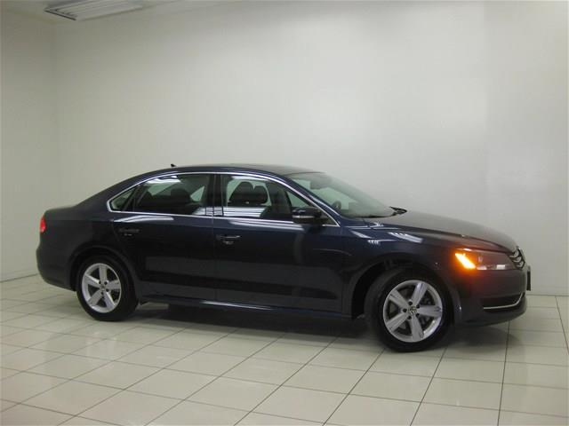 Volkswagen Passat 2013 photo 2