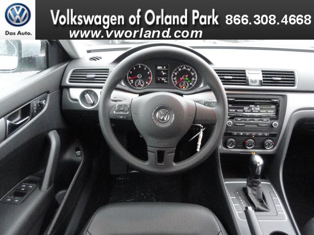Volkswagen Passat 2WD 4dr XLT Sedan