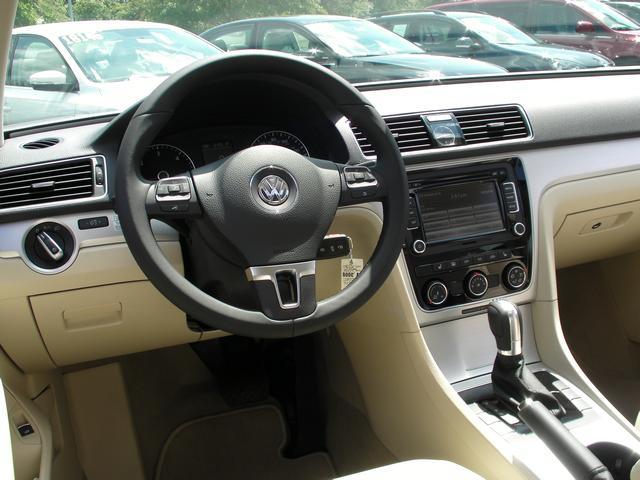 Volkswagen Passat 2013 photo 3