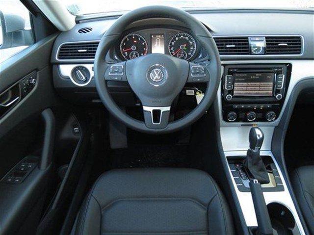 Volkswagen Passat 2013 photo 2