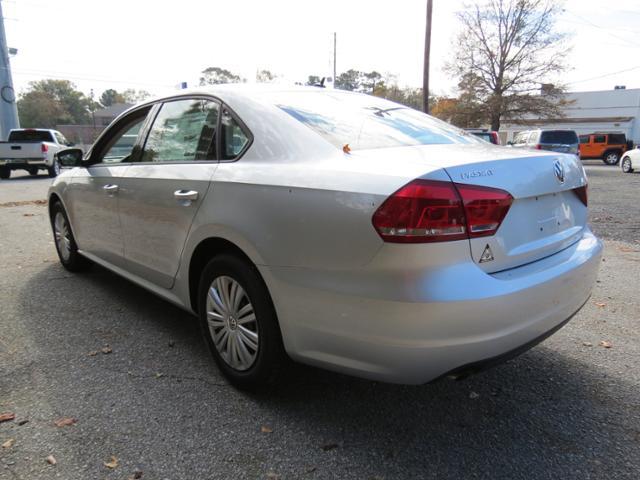 Volkswagen Passat XR Sedan