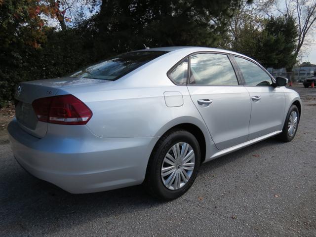 Volkswagen Passat 2014 photo 1