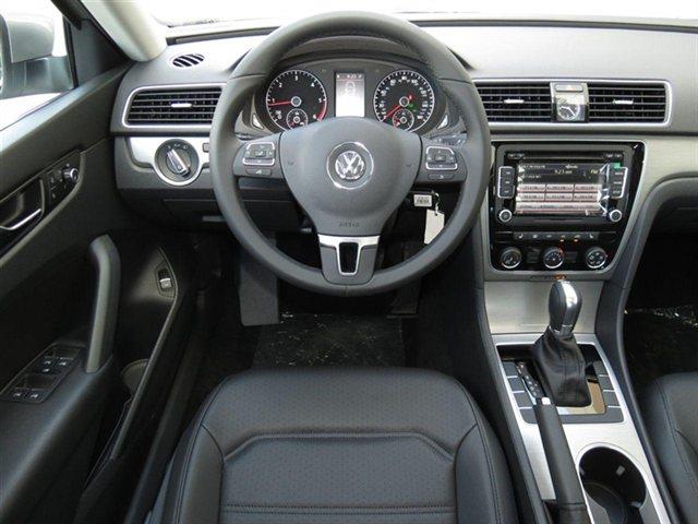 Volkswagen Passat 2014 photo 3