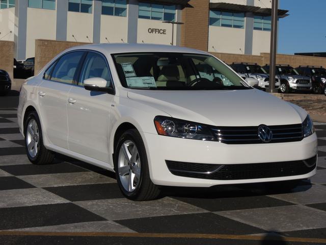 Volkswagen Passat 2014 photo 1