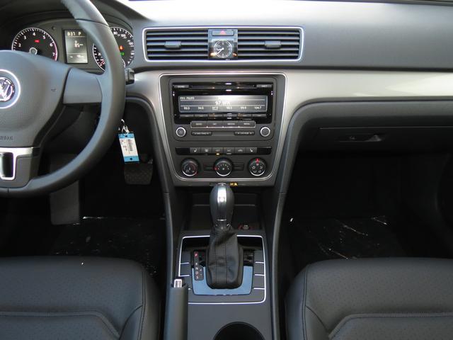 Volkswagen Passat 2014 photo 4
