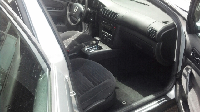 Volkswagen Passat Wagon 2002 photo 2