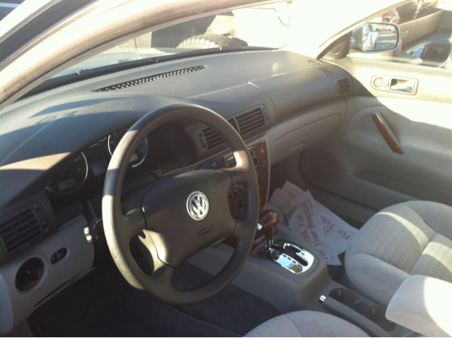 Volkswagen Passat Wagon 2003 photo 2