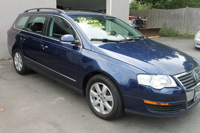 Volkswagen Passat Wagon Base Wagon