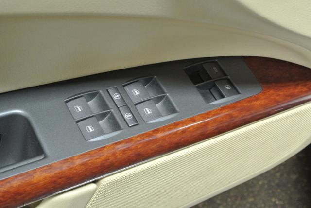 Volkswagen Phaeton 2004 photo 14