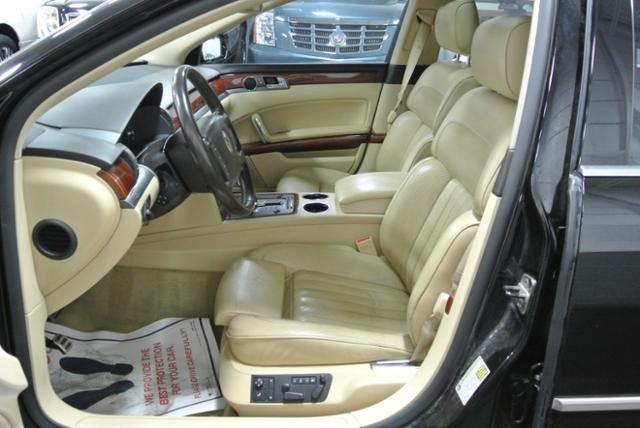 Volkswagen Phaeton 2004 photo 17