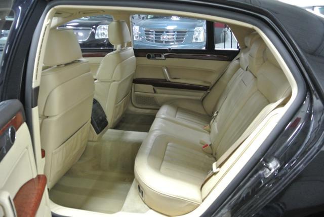 Volkswagen Phaeton 2004 photo 18