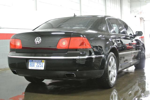 Volkswagen Phaeton 2004 photo 22