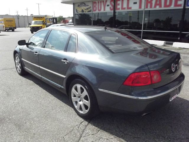 Volkswagen Phaeton SE-R Sedan