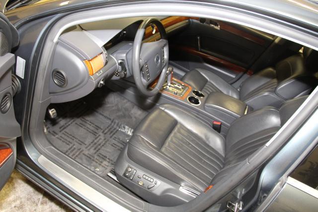 Volkswagen Phaeton 2004 photo 42