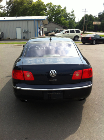 Volkswagen Phaeton 2004 photo 2
