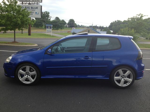 Volkswagen R32 Base Hatchback