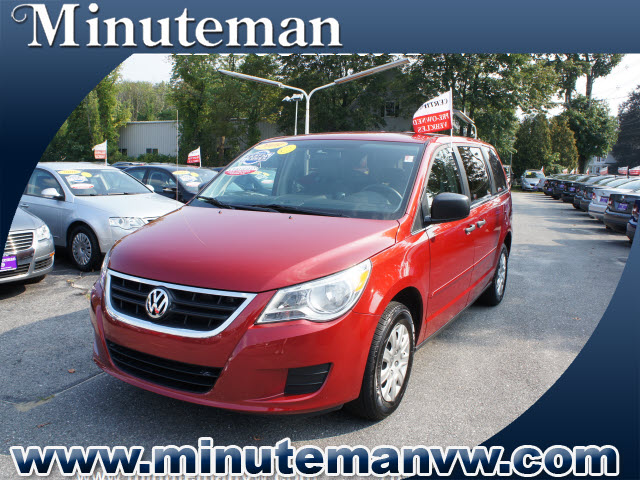 Volkswagen Routan 2009 photo 1