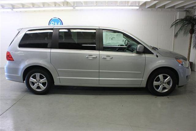 Volkswagen Routan EC MiniVan