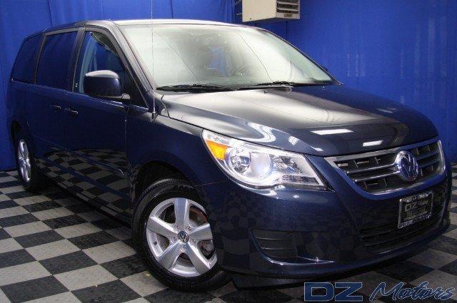 Volkswagen Routan 5XT MiniVan